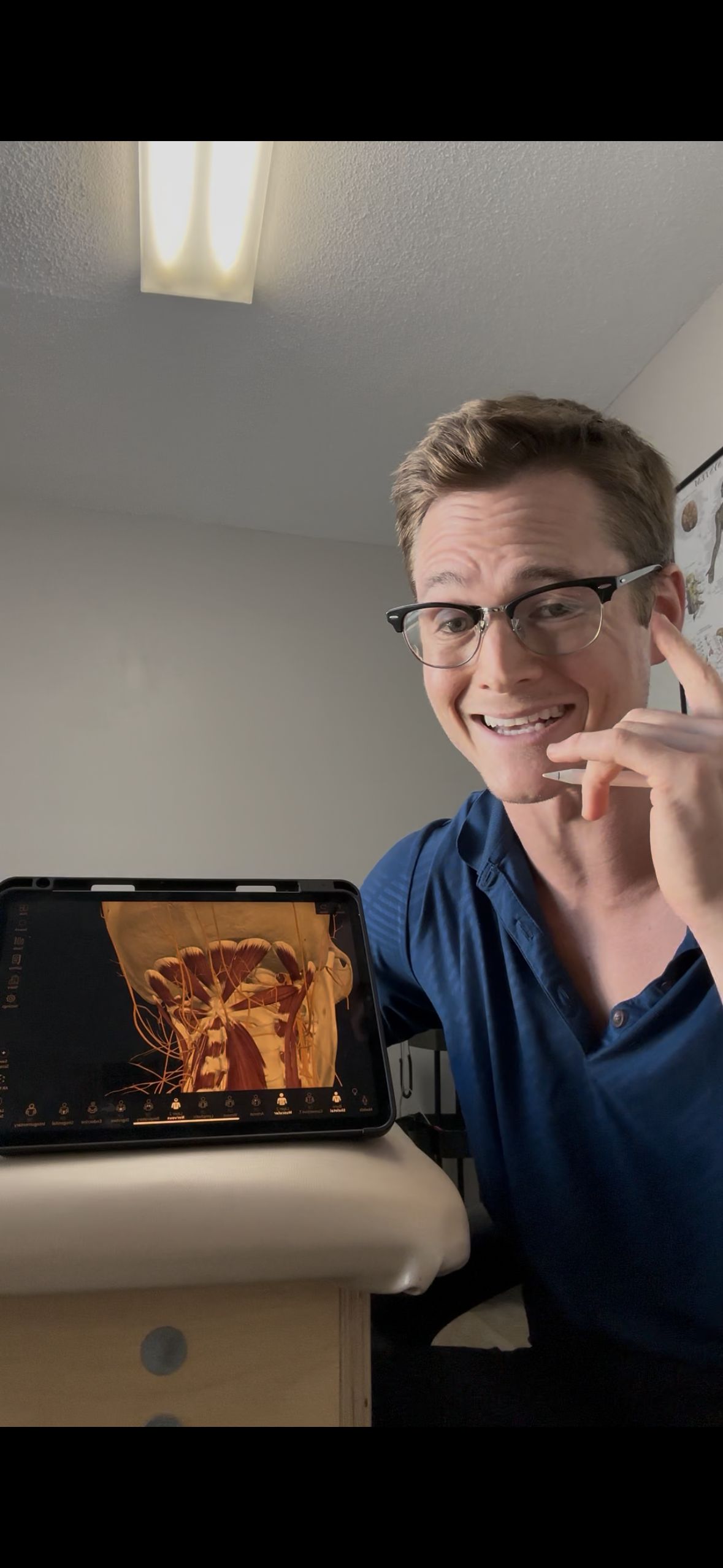 Dr. Baskin with 3D anatomy technology GT Physical Therapy